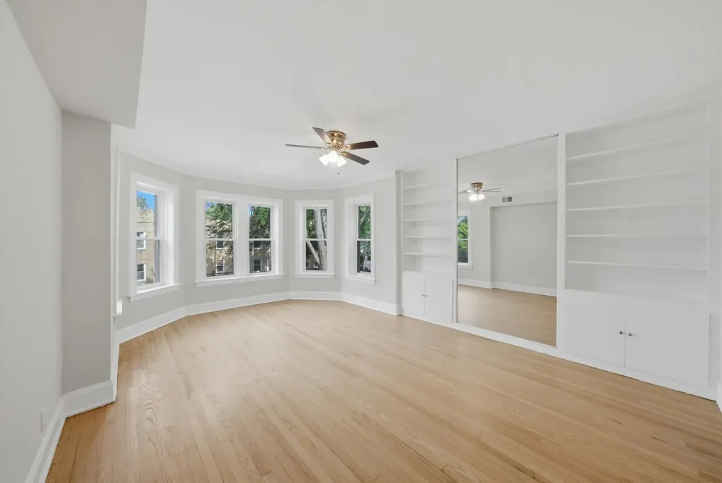 5706 North Maplewood Avenue Chicago IL 60659