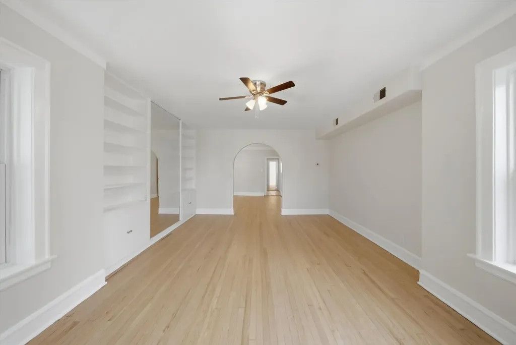 5706 North Maplewood Avenue Chicago IL 60659