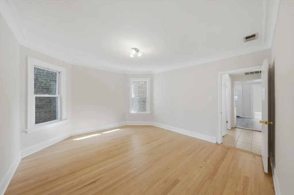 5706 North Maplewood Avenue Chicago IL 60659