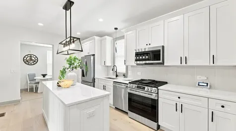 1223 West 112th Street Chicago IL 60643