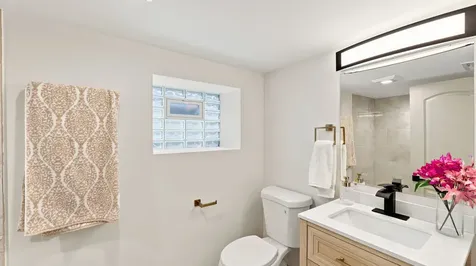 1223 West 112th Street Chicago IL 60643