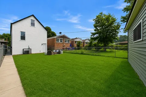 1223 West 112th Street Chicago IL 60643
