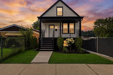 1223 West 112th Street Chicago IL 60643