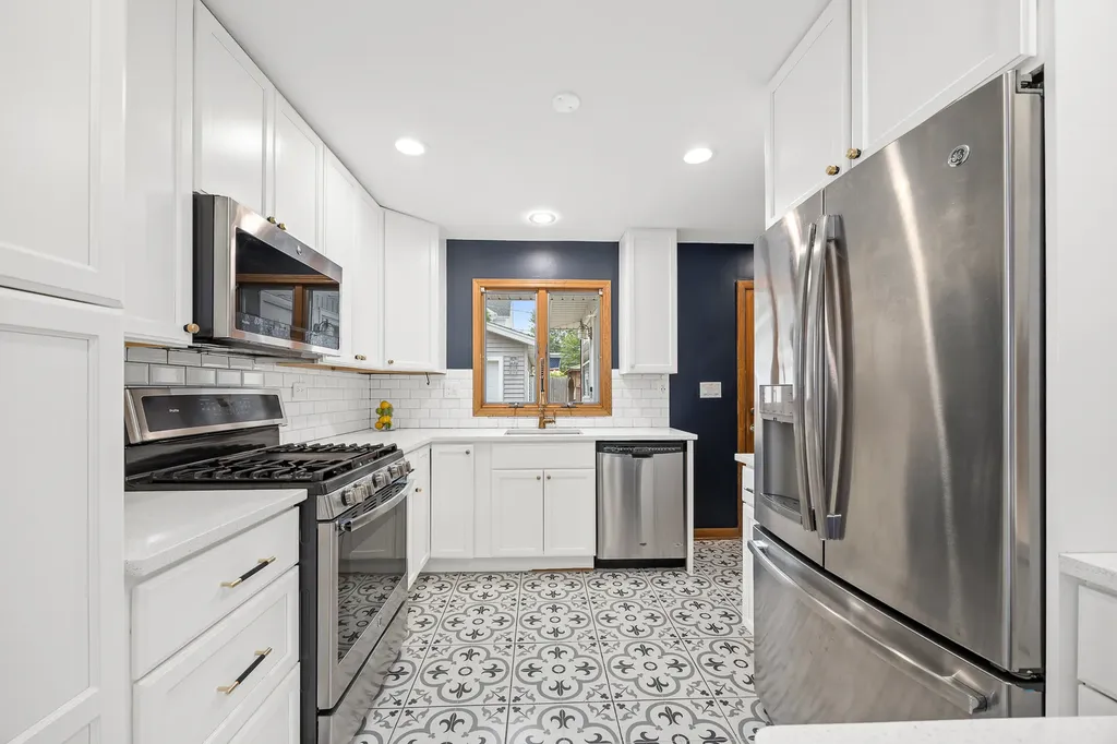 22 6TH Street Downers Grove IL 60515