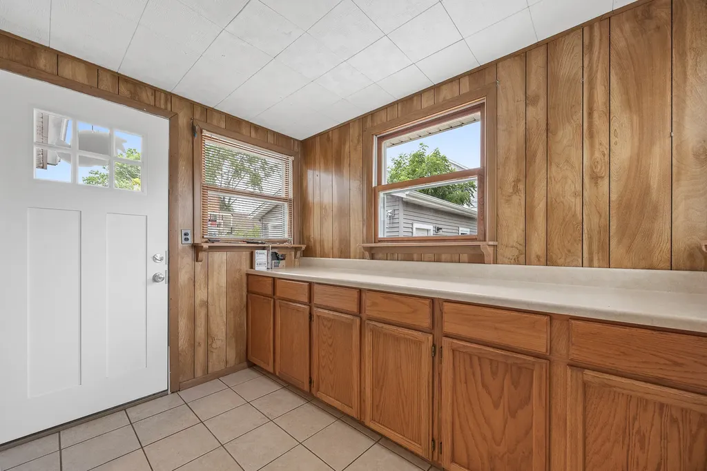 22 6TH Street Downers Grove IL 60515