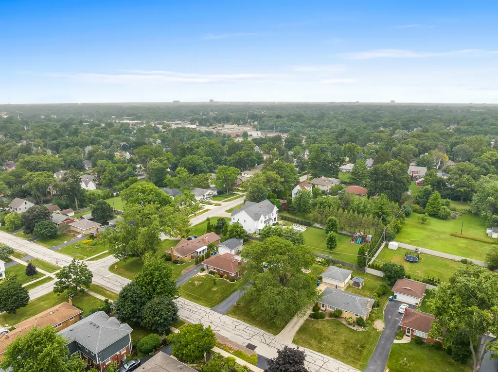 22 6TH Street Downers Grove IL 60515
