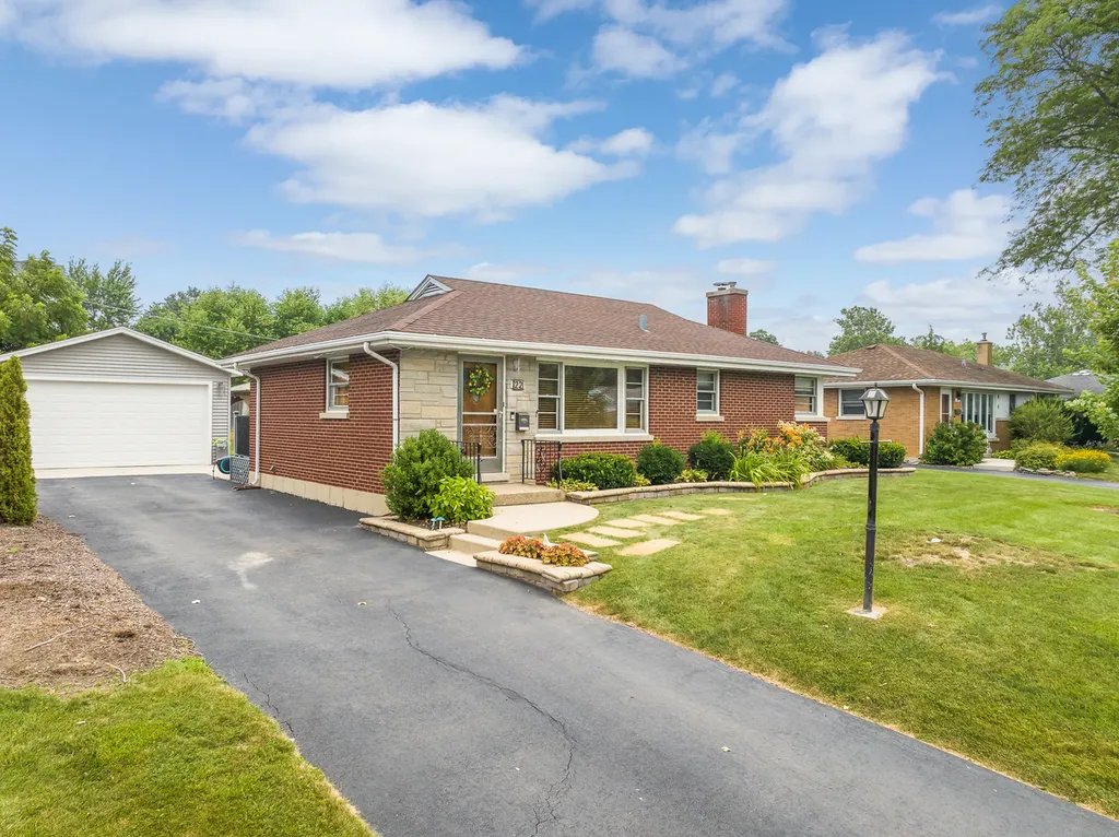 22 6TH Street Downers Grove IL 60515