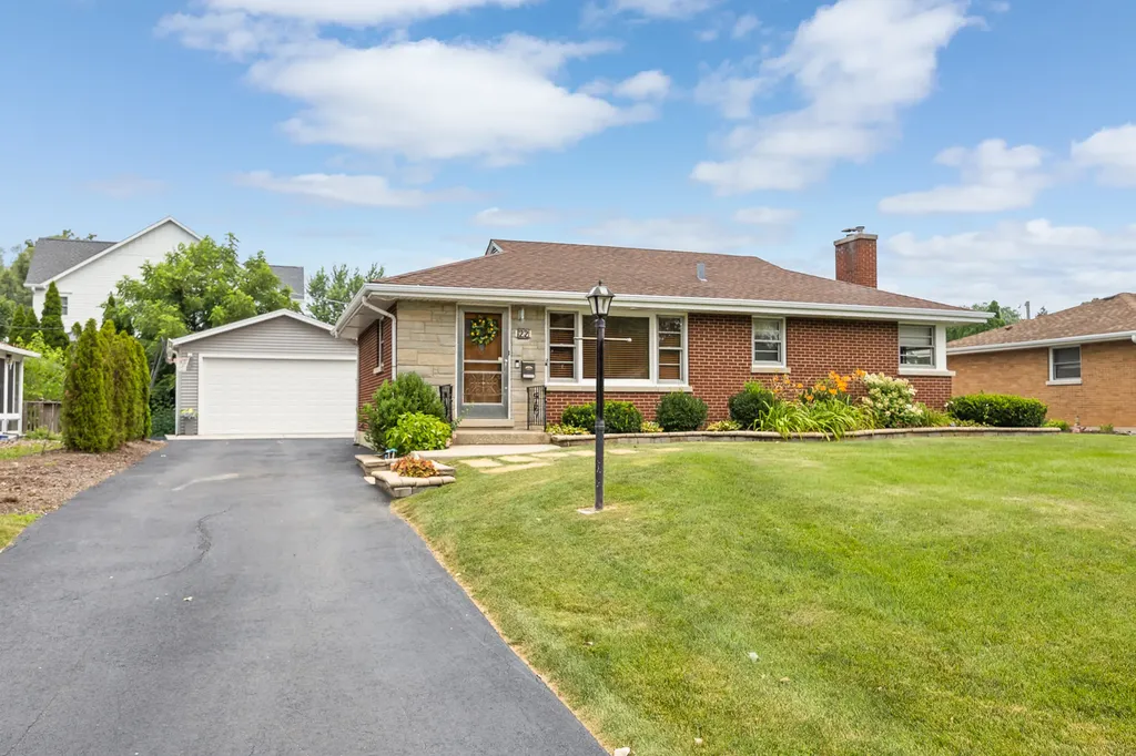 22 6TH Street Downers Grove IL 60515
