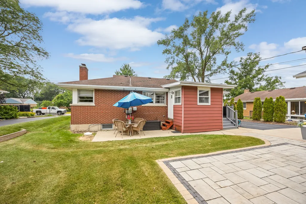 22 6TH Street Downers Grove IL 60515