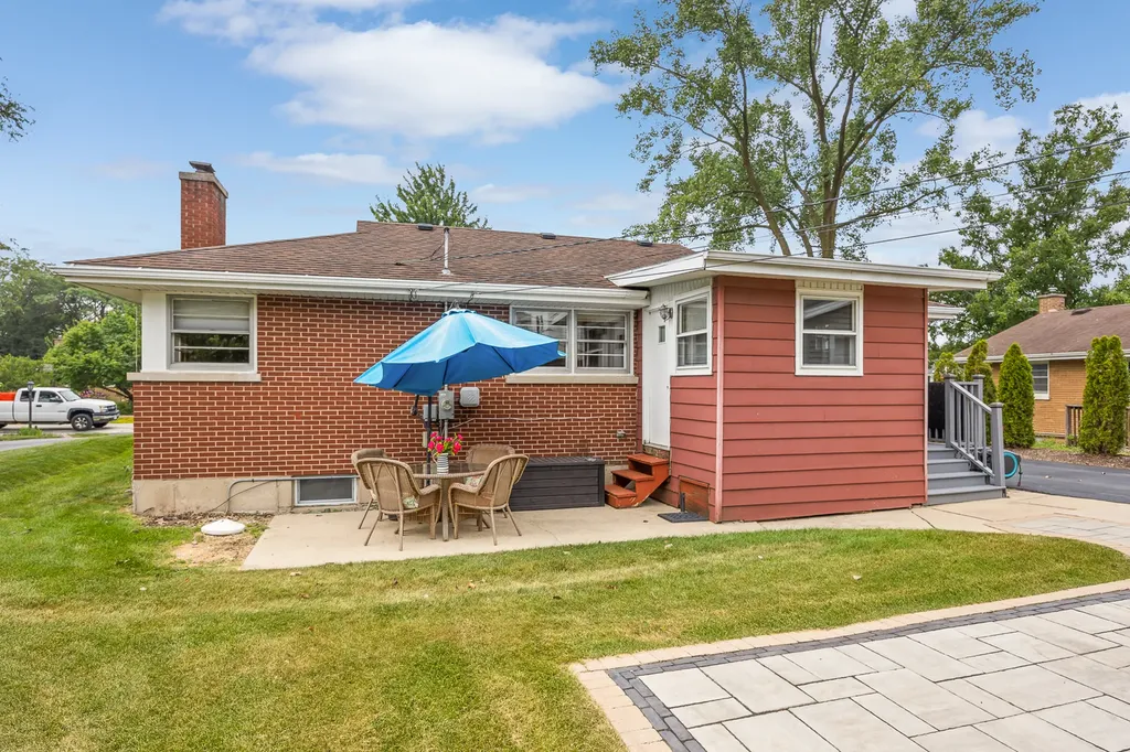 22 6TH Street Downers Grove IL 60515