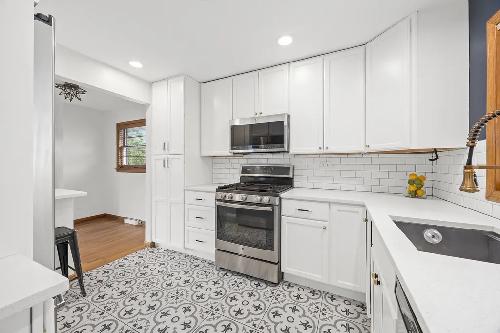 22 6TH Street Downers Grove IL 60515