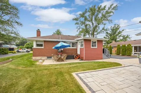 22 6TH Street Downers Grove IL 60515