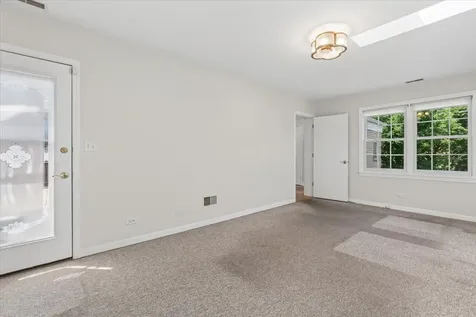 6533 North Christiana Avenue Lincolnwood IL 60712