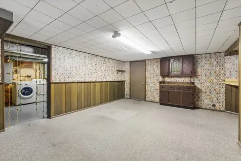 6533 North Christiana Avenue Lincolnwood IL 60712