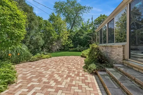 6533 North Christiana Avenue Lincolnwood IL 60712