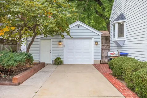 304 Perrin Avenue Bloomington IL 61701