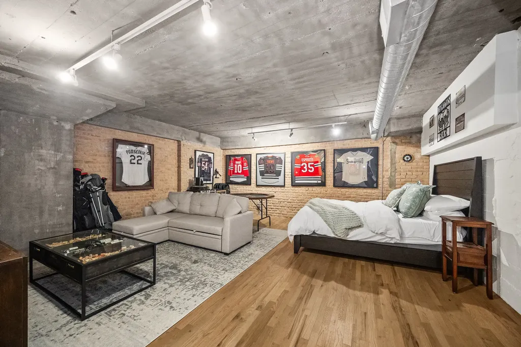 17 North Loomis Street Chicago IL 60607