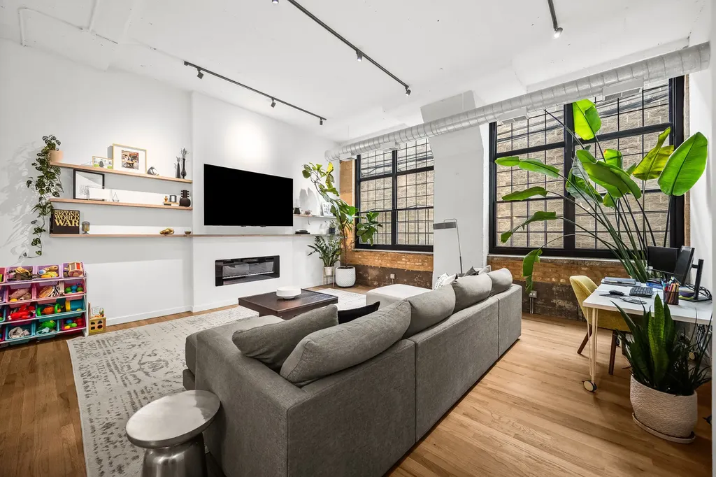 17 North Loomis Street Chicago IL 60607