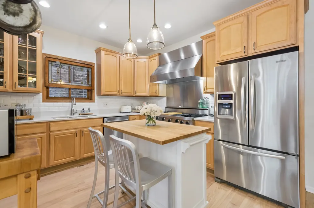 1958 North Bissell Street Chicago IL 60614