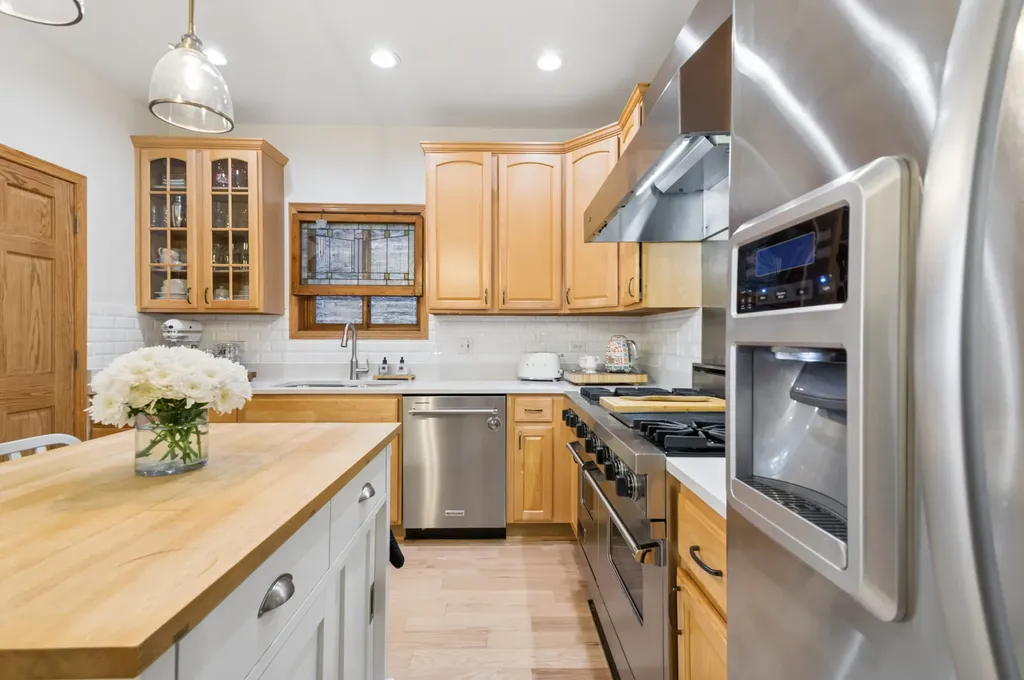 1958 North Bissell Street Chicago IL 60614