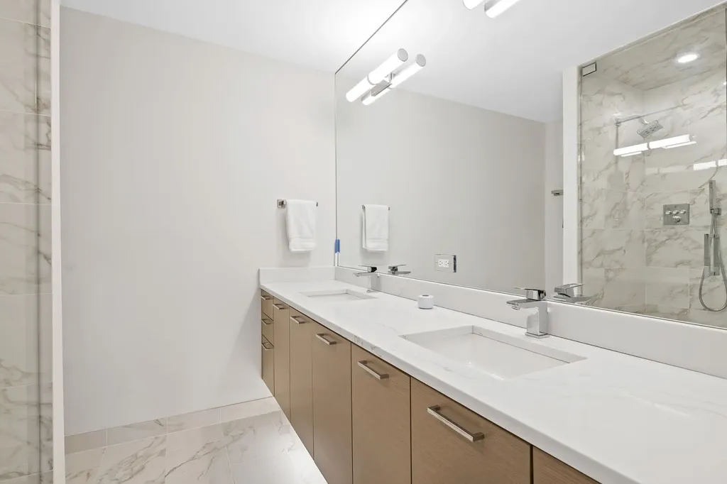 2100 North Lincoln Park West Street Chicago IL 60614