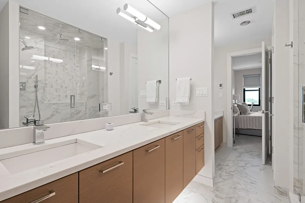 2100 North Lincoln Park West Street Chicago IL 60614