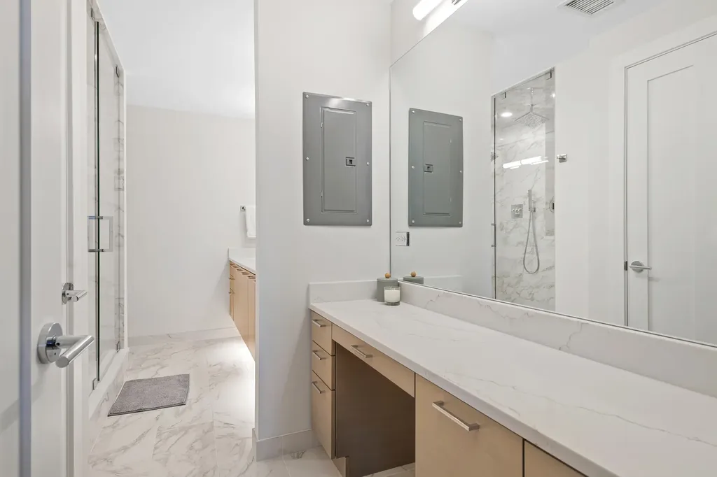 2100 North Lincoln Park West Street Chicago IL 60614