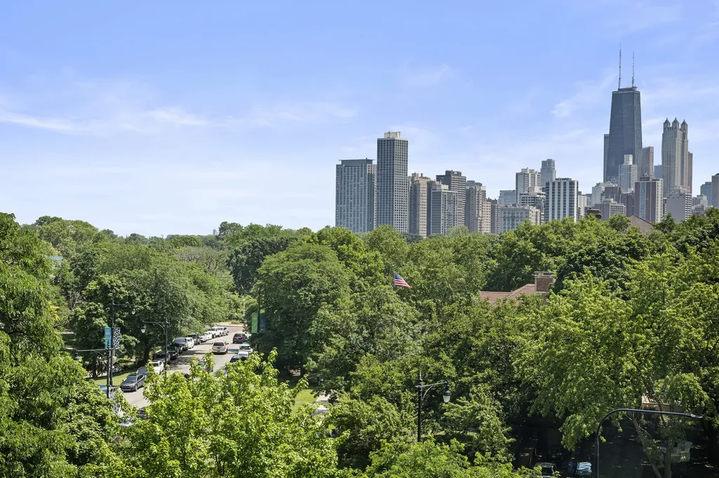 2100 North Lincoln Park West Street Chicago IL 60614
