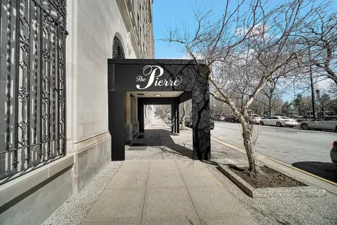 2100 North Lincoln Park West Street Chicago IL 60614