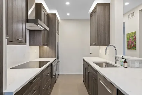 2100 North Lincoln Park West Street Chicago IL 60614