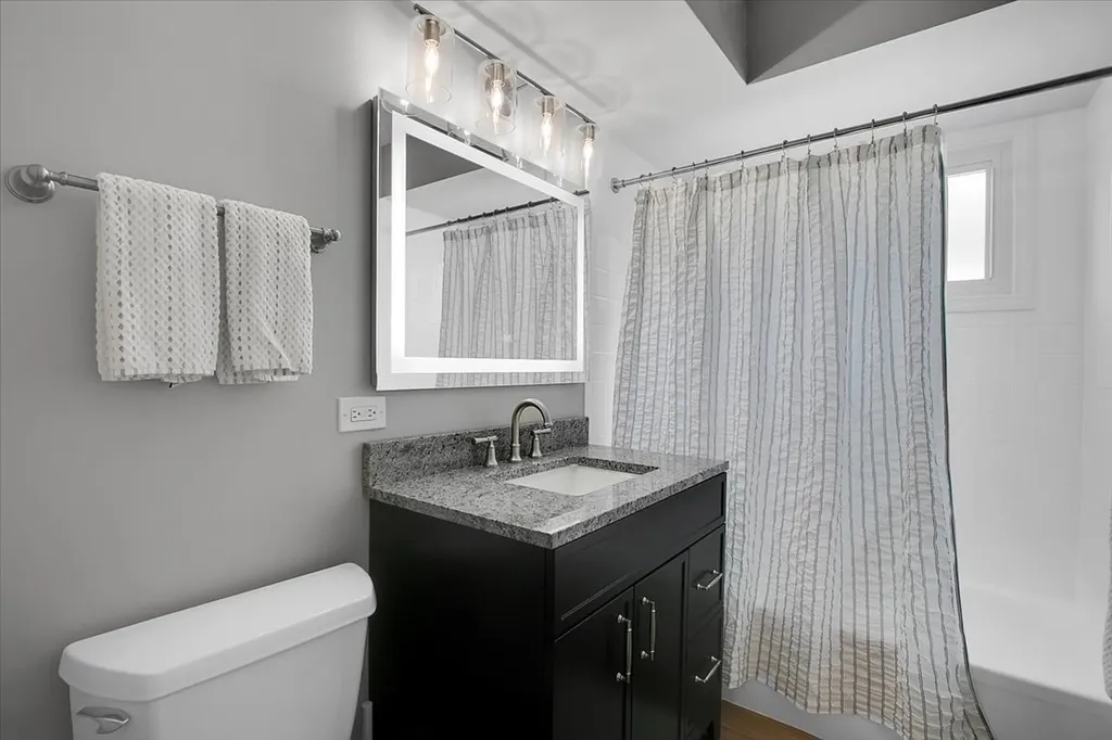 7635 Walnut Avenue Woodridge IL 60517