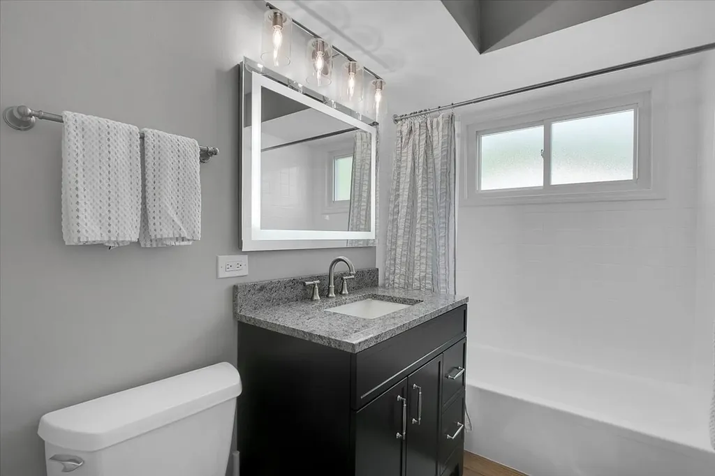 7635 Walnut Avenue Woodridge IL 60517