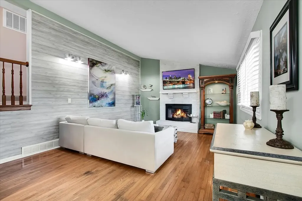 7635 Walnut Avenue Woodridge IL 60517