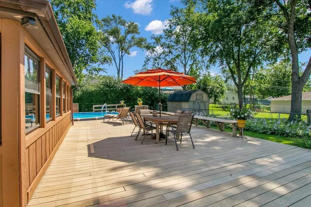 7635 Walnut Avenue Woodridge IL 60517
