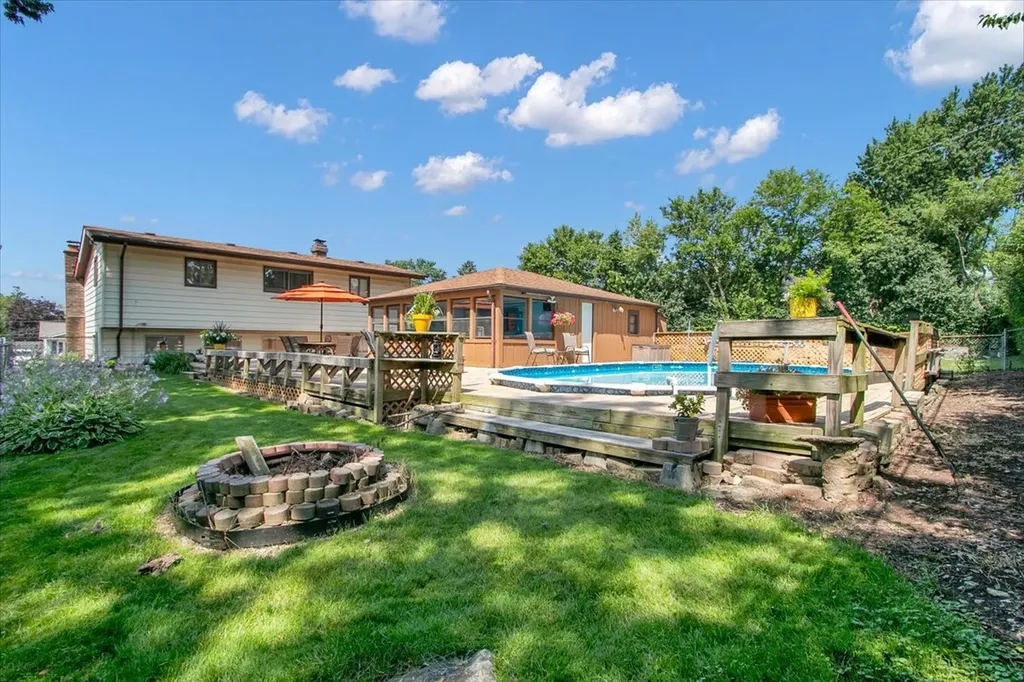 7635 Walnut Avenue Woodridge IL 60517