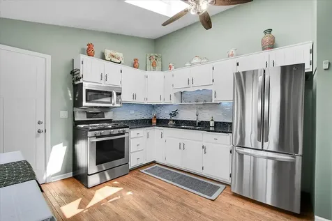 7635 Walnut Avenue Woodridge IL 60517