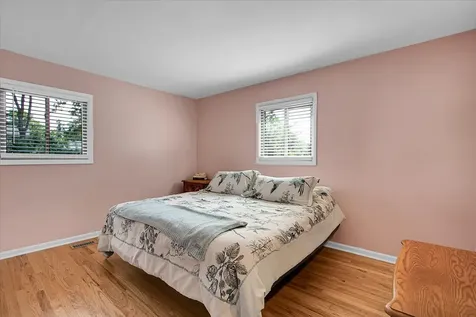 7635 Walnut Avenue Woodridge IL 60517