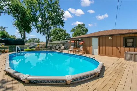 7635 Walnut Avenue Woodridge IL 60517