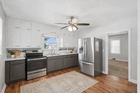 120 20TH Street East Moline IL 61244