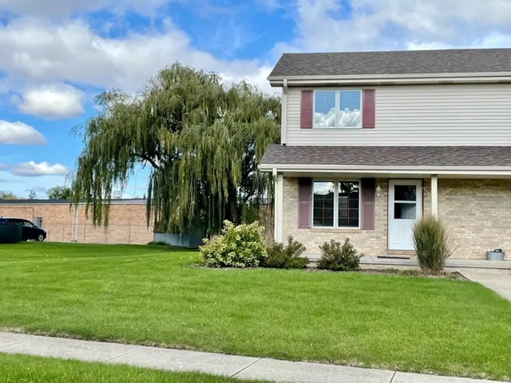 107 Colonial Parkway Yorkville IL 60560