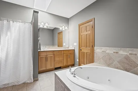 7205 Pierceshire Road Spring Grove IL 60081