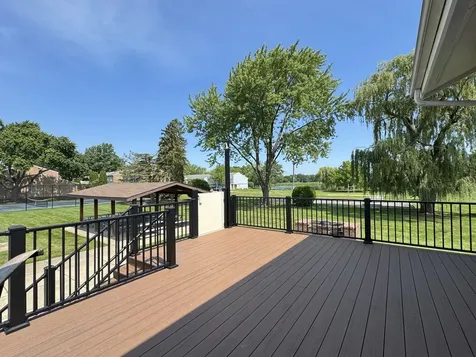 217 Lakeshore Lane Bloomingdale IL 60108