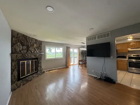 217 Lakeshore Lane Bloomingdale IL 60108