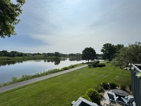 217 Lakeshore Lane Bloomingdale IL 60108