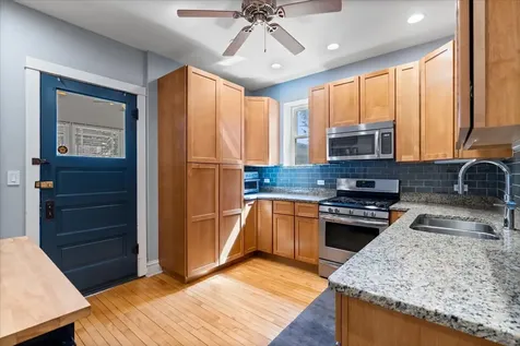 2206 West Eastwood Avenue Chicago IL 60625