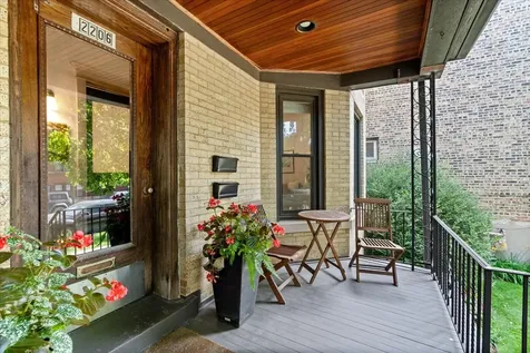 2206 West Eastwood Avenue Chicago IL 60625