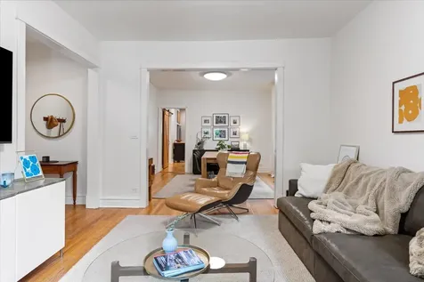 2206 West Eastwood Avenue Chicago IL 60625