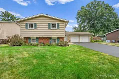 641 Devonshire Lane Crystal Lake IL 60014