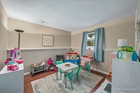 641 Devonshire Lane Crystal Lake IL 60014