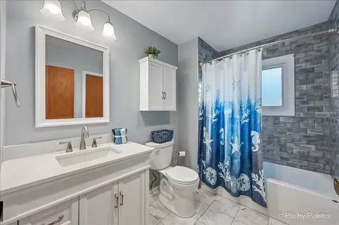 641 Devonshire Lane Crystal Lake IL 60014